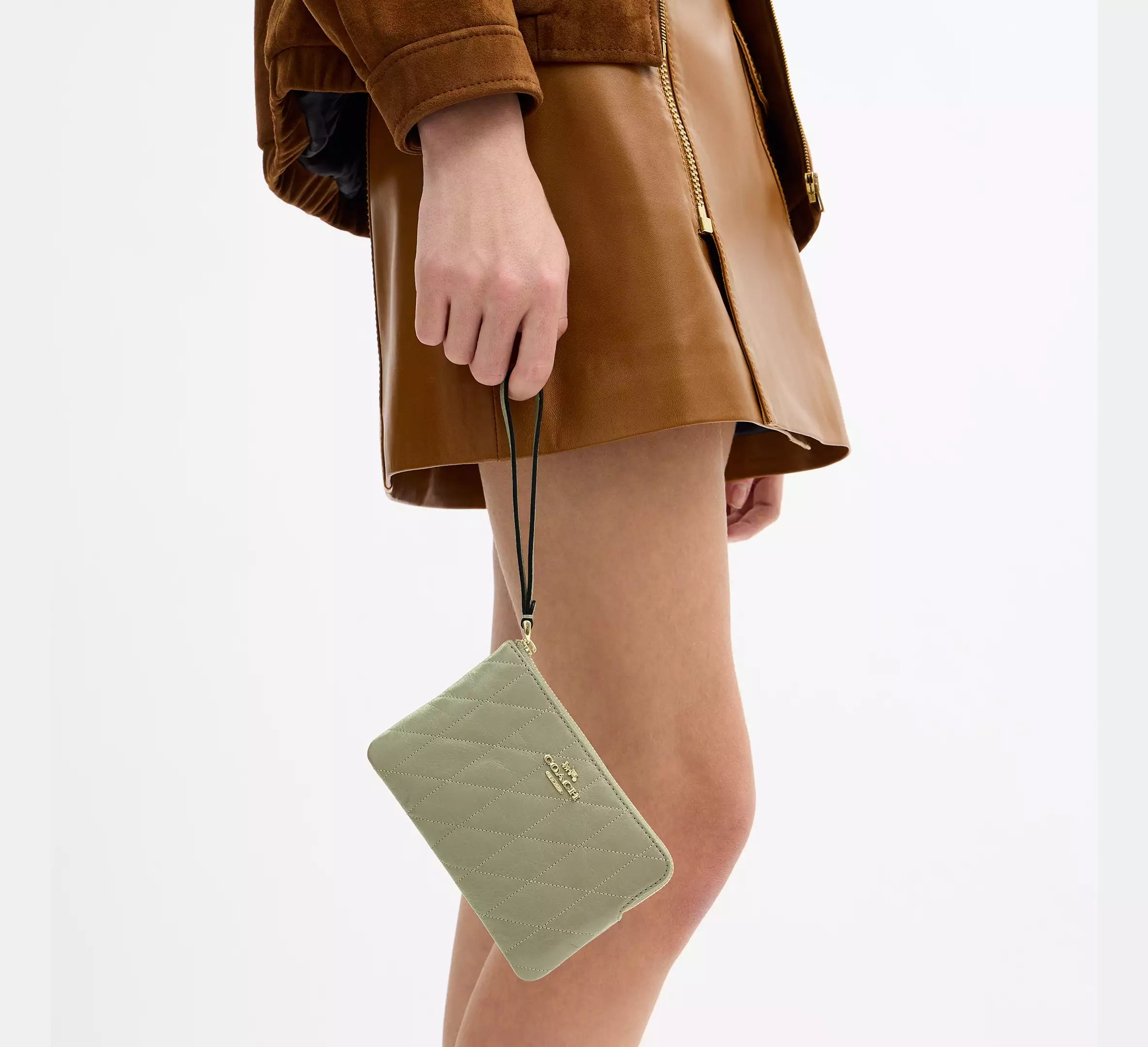 Coach  Corner Zip Wristlet With Quilting - Gold/Pistachio