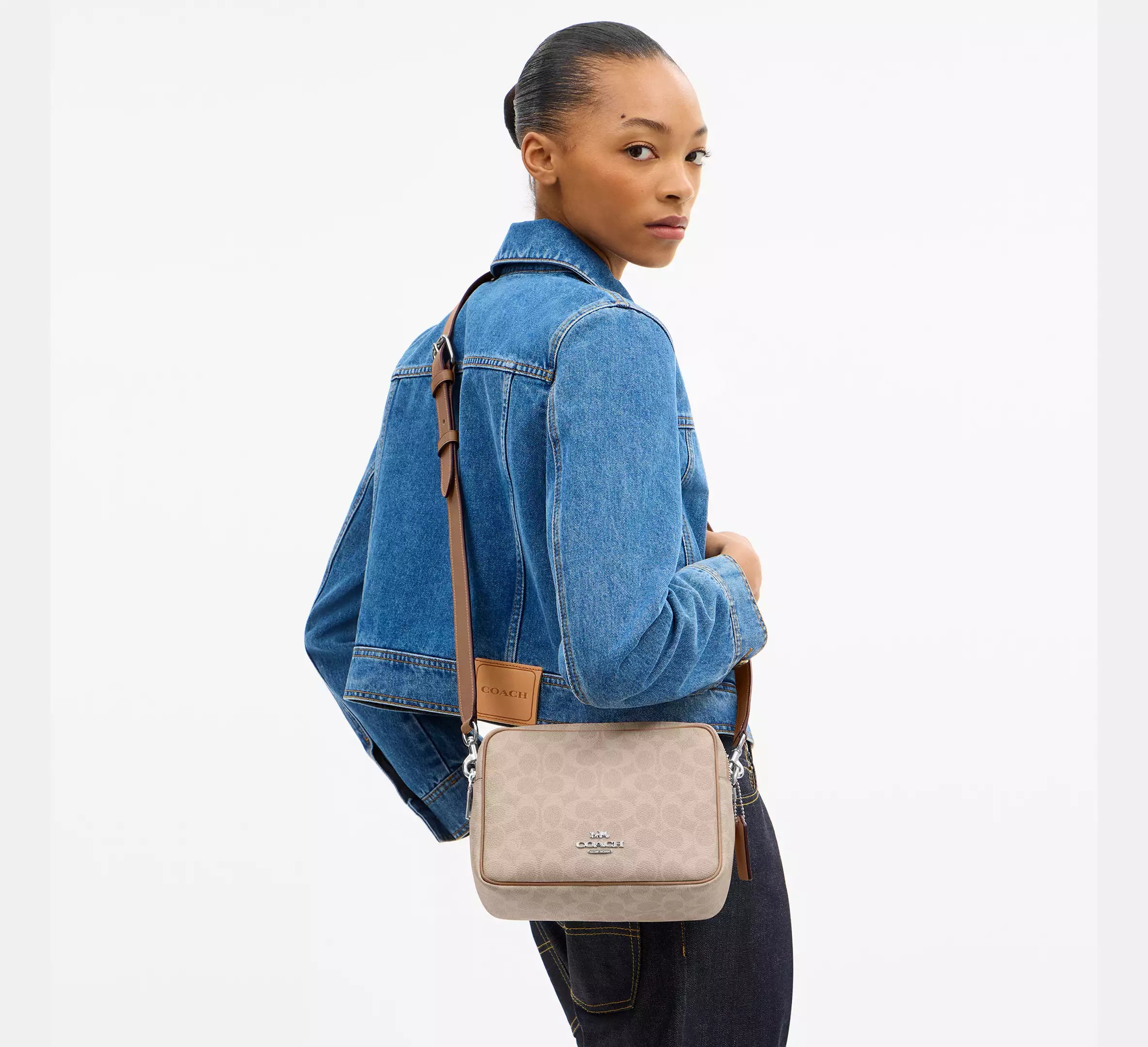 Coach Carey Crossbody Bag In Signature - Silver/Sand/Taupe