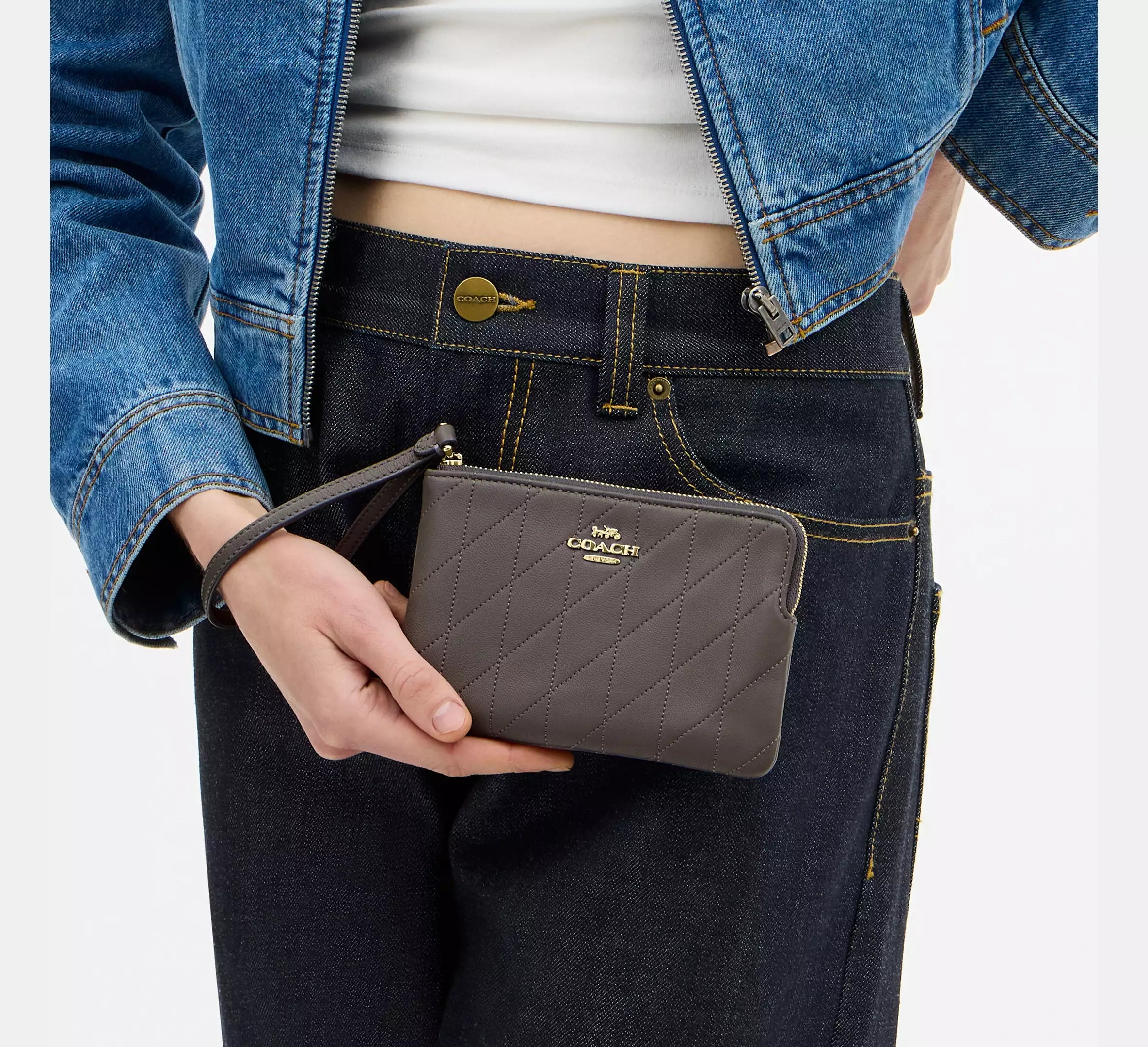 Coach Corner Zip Wristlet With Quilting - Gold/Slate