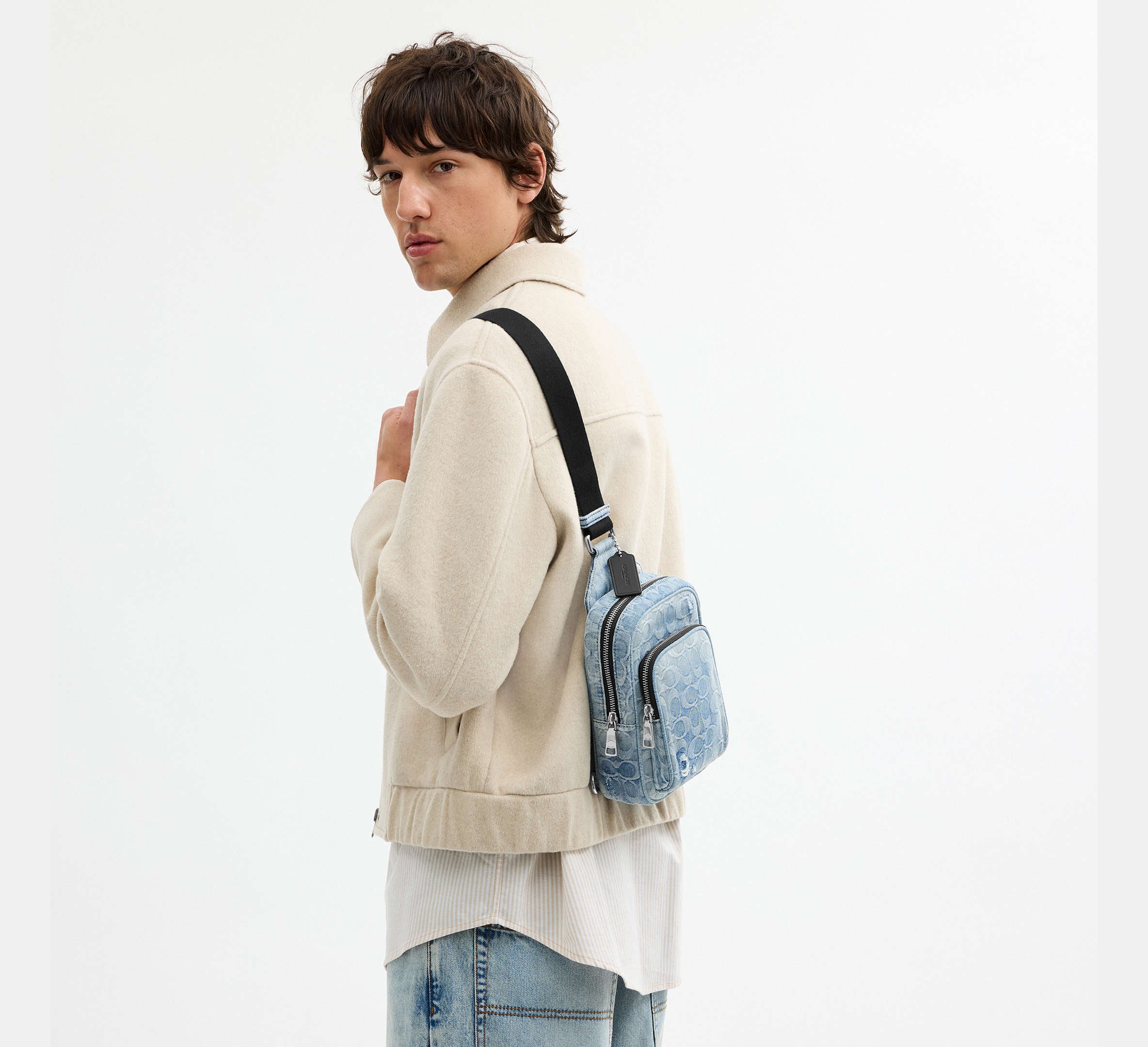 Coach Racer Sling Pack In Loved Signature Denim - Silver/Light