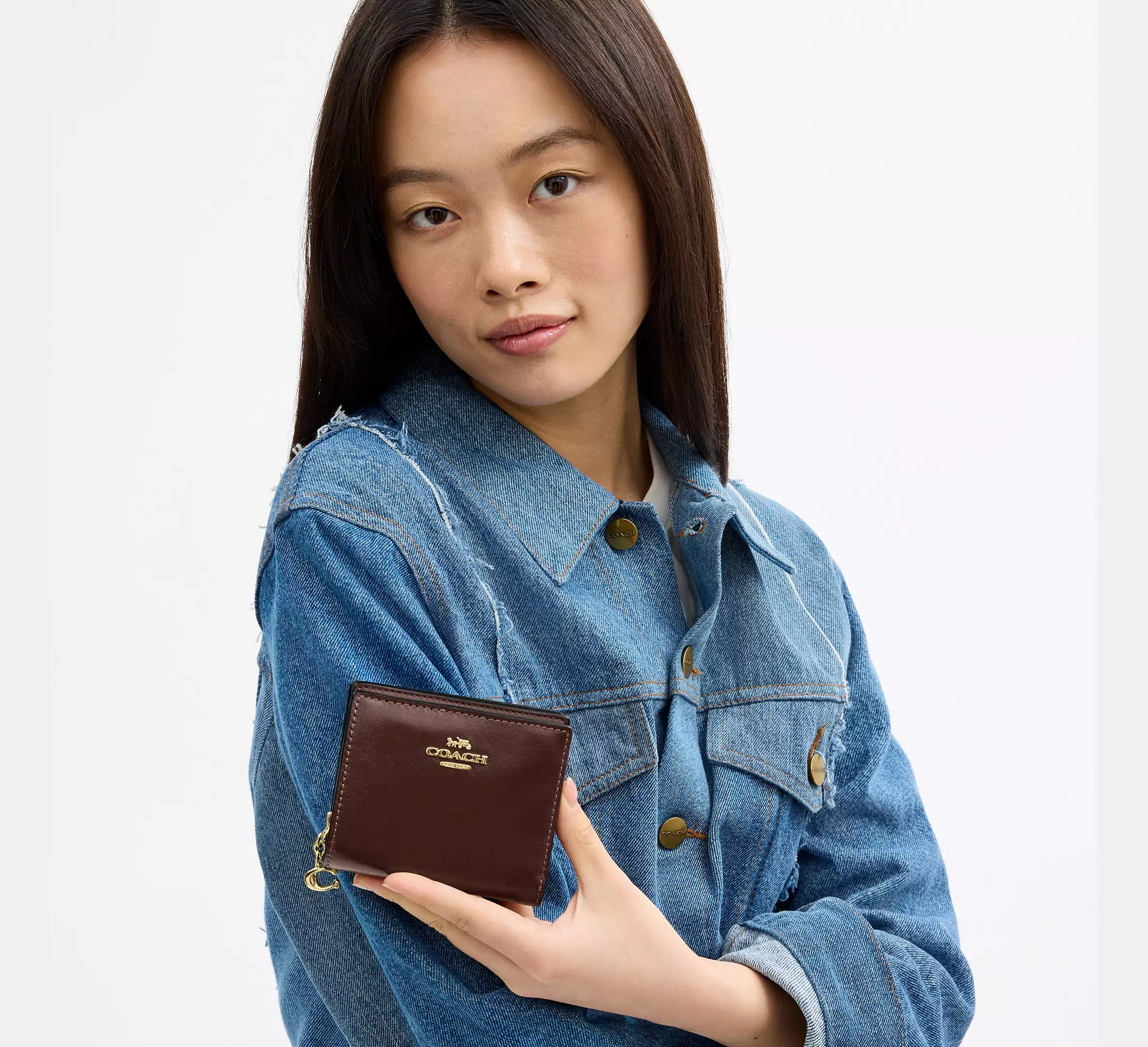 Coach Snap Wallet With Charm - Gold/Maple