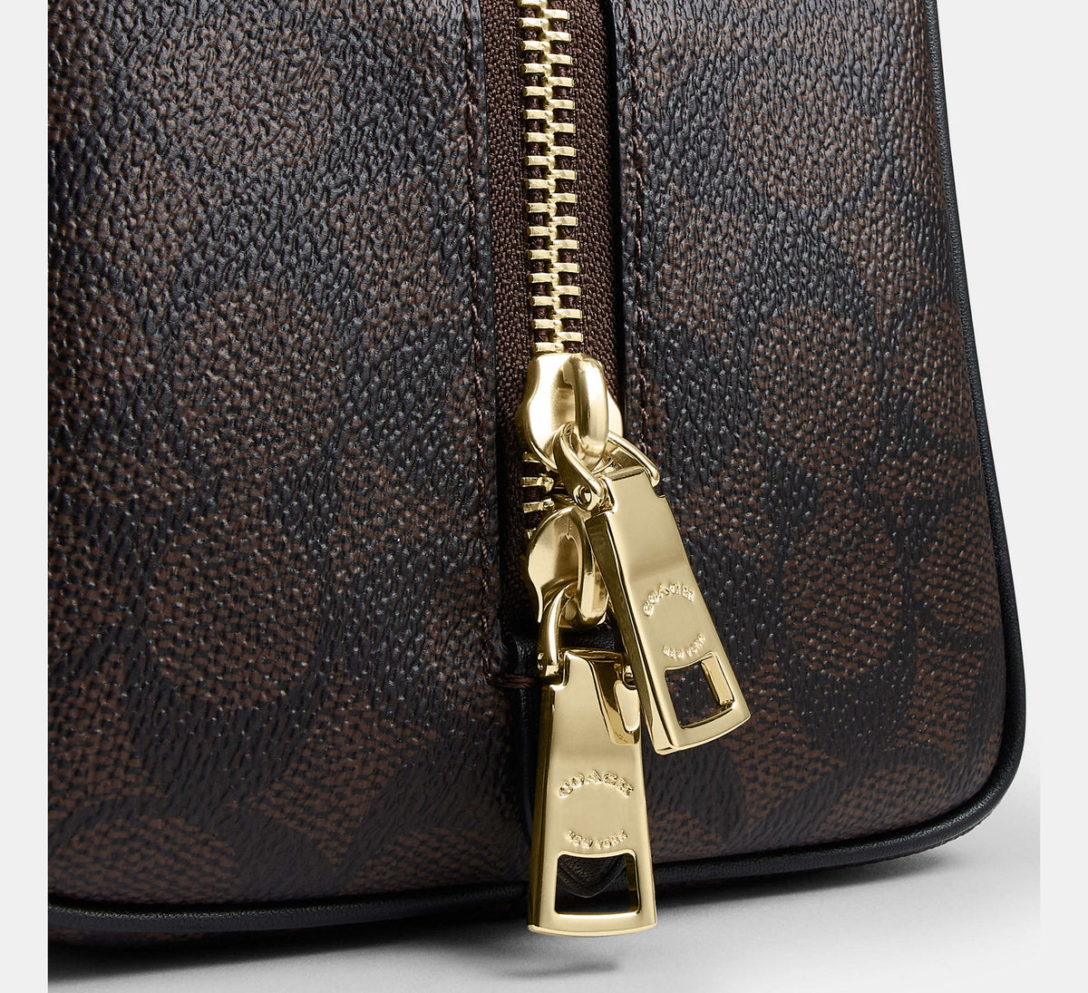 Coach Sydney Shoulder Bag In Signature - Gold/Walnut/Black