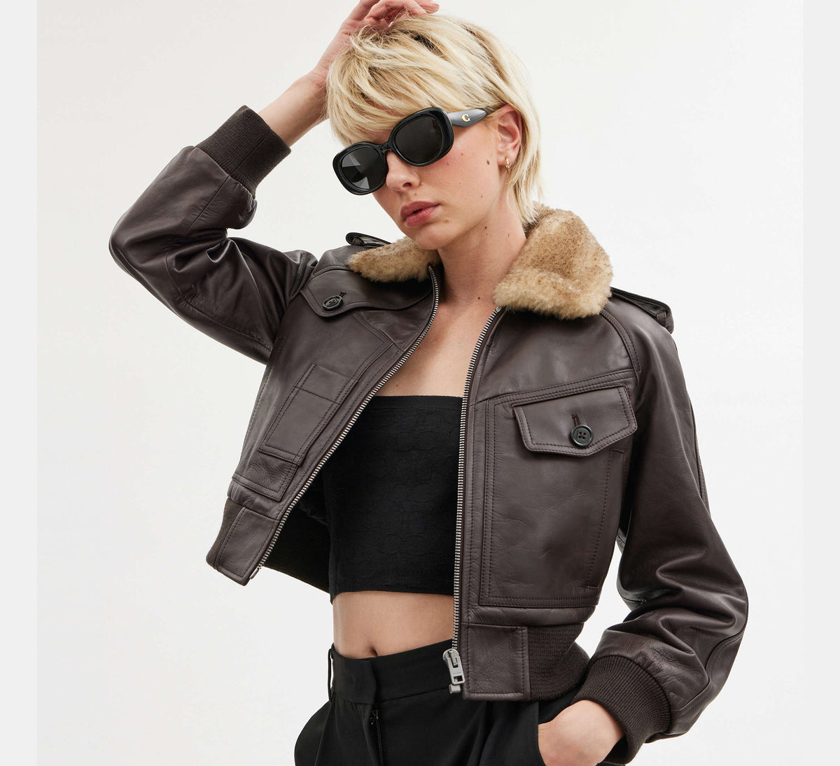 Coach C Hardware Round Sunglasses  -  Black
