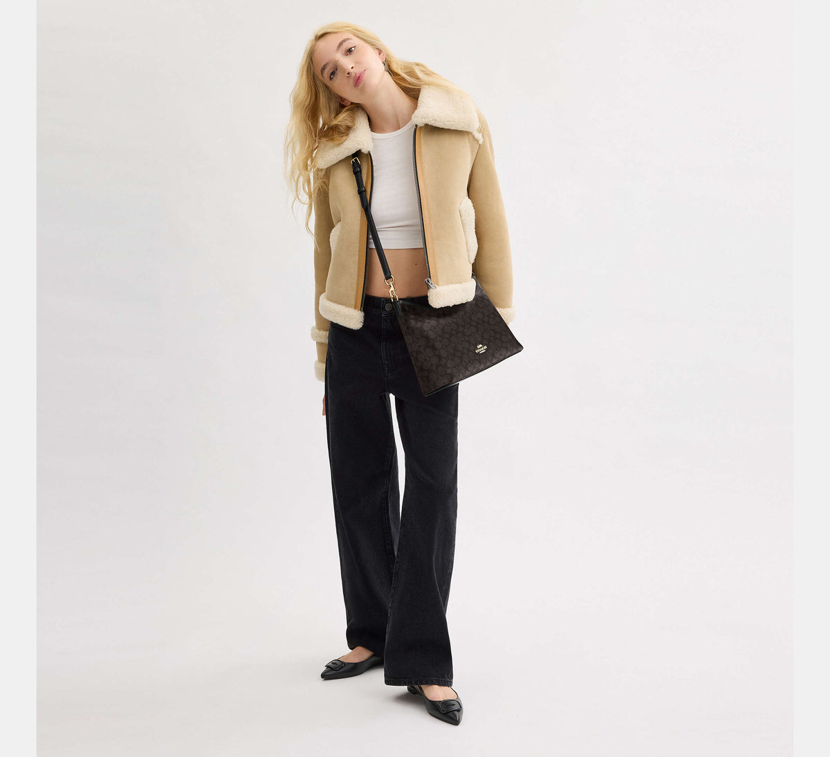 Coach Laurel Shoulder Bag In Signature - Gold/Walnut/Black
