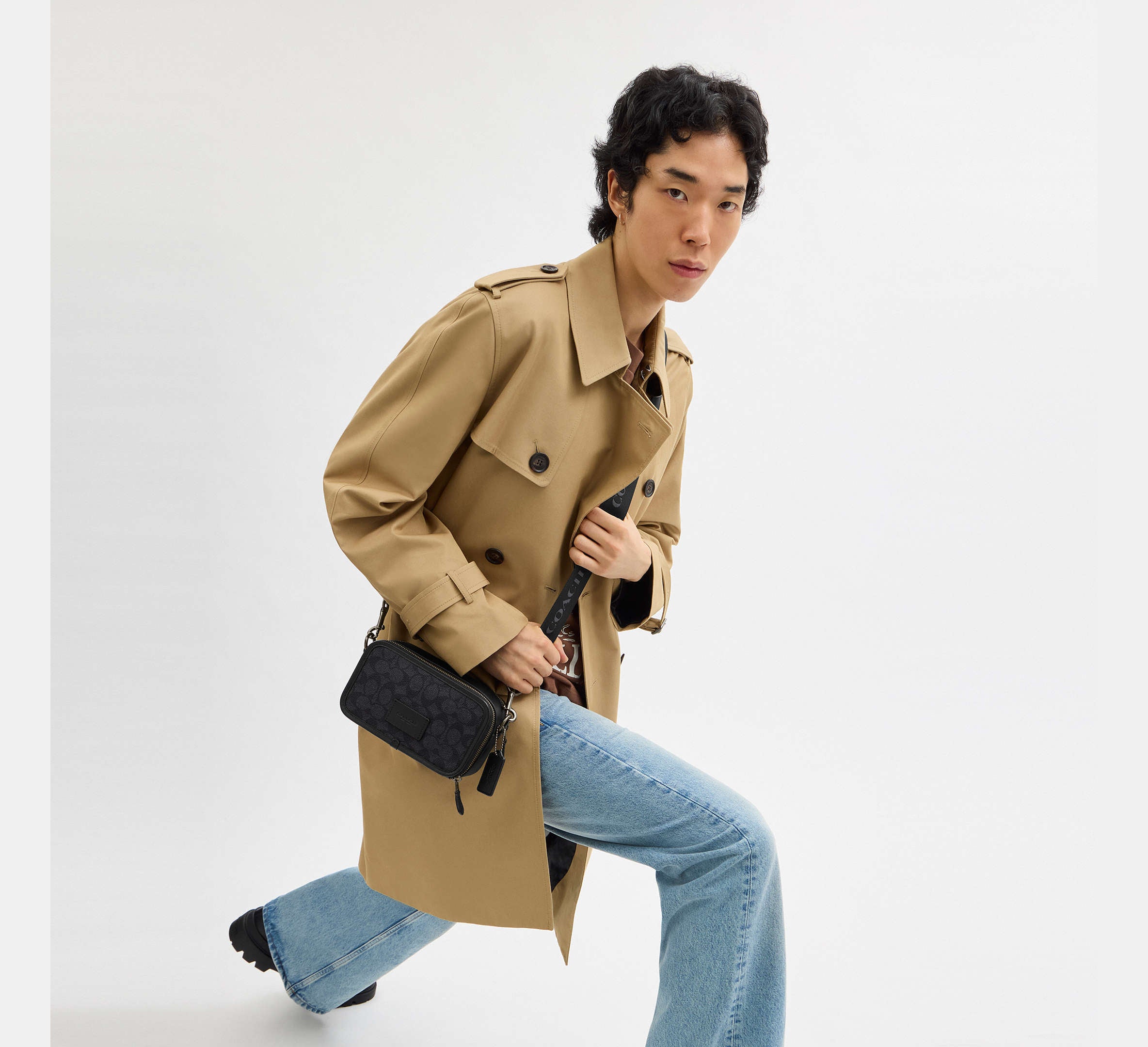 Coach Wyatt Crossbody Bag In Signature  - Gunmetal/Charcoal/Black