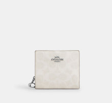 Coach Snap Wallet In Signature - Sv/White/Chalk