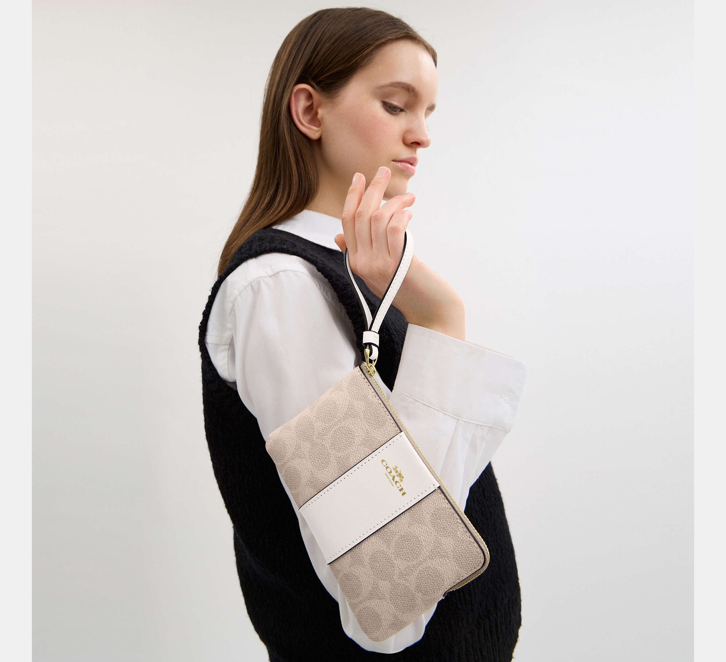 Coach Corner Zip Wristlet In Signature With Stripe - Gold/Sand