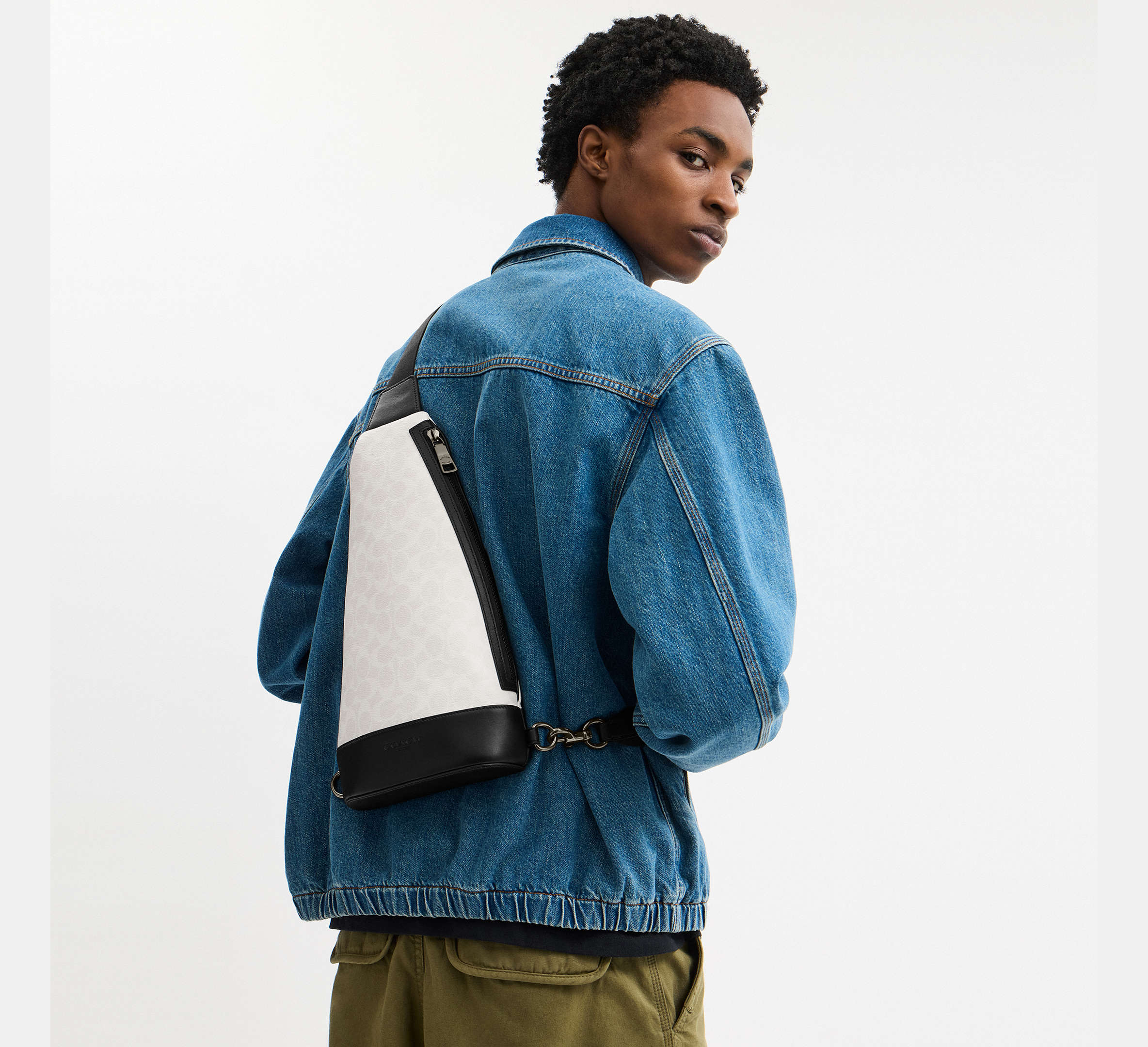 Coach Dominic Sling Pack In Signature - Gunmetal/Chalk/Black ...