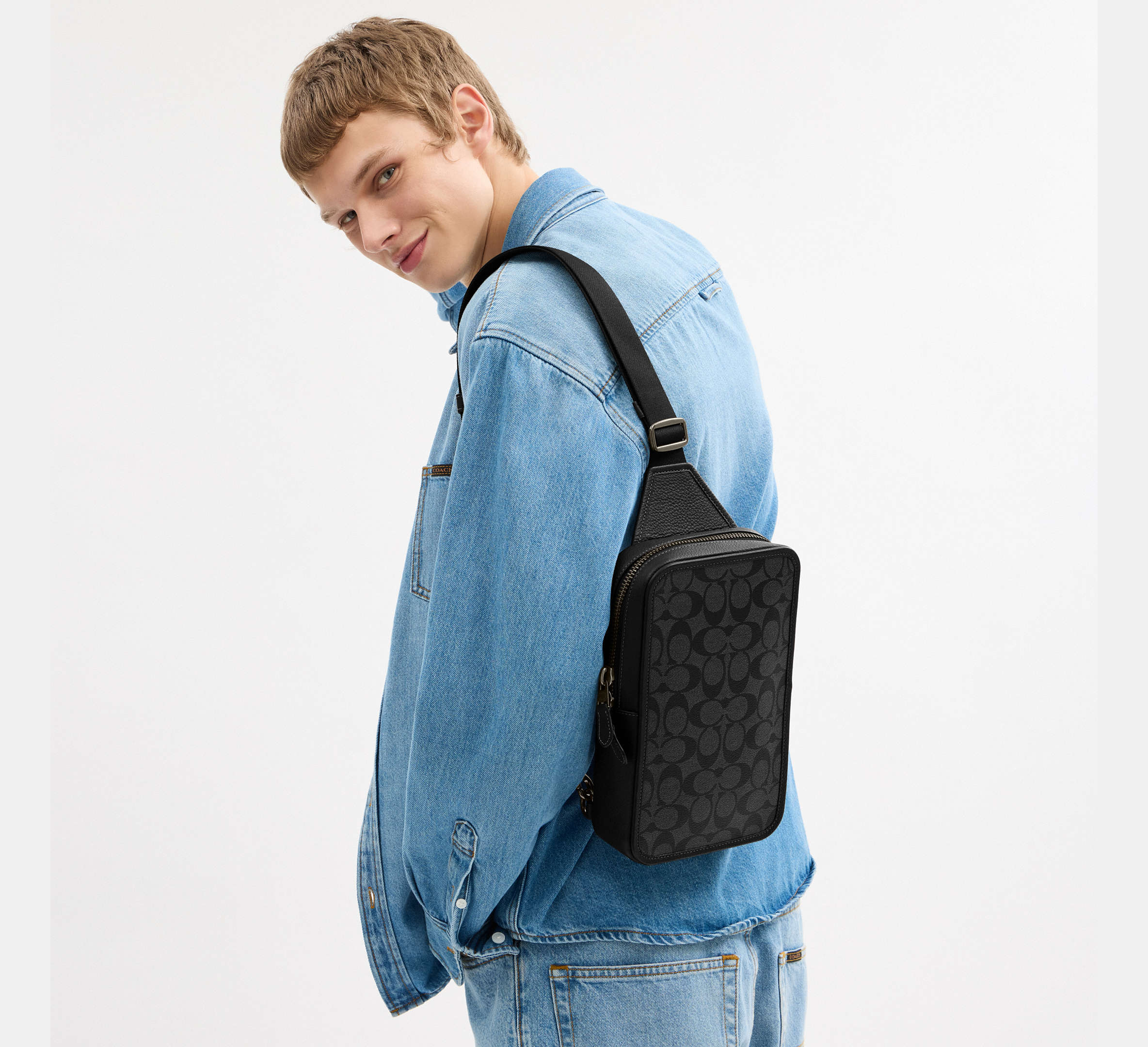 Coach Sullivan Pack In Signature  -  Gunmetal/Charcoal/Black