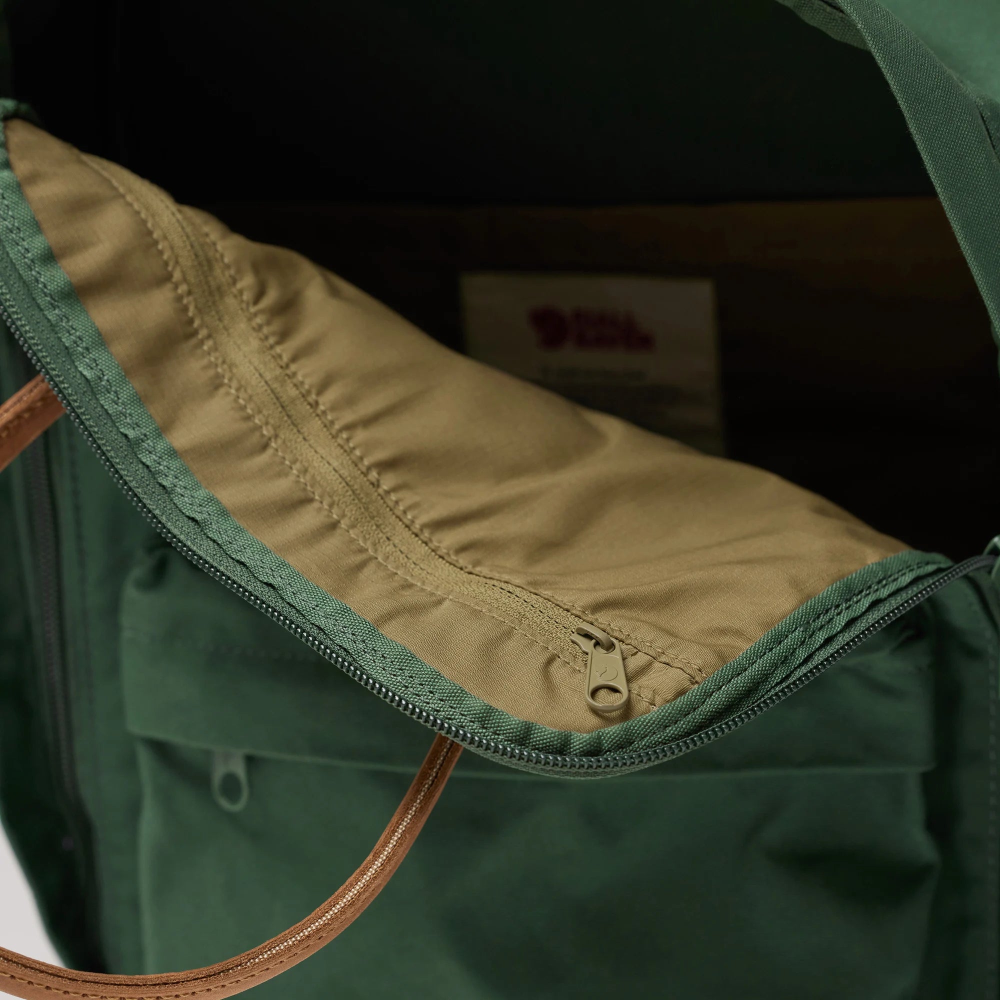 Kanken KÅNKEN NO. 2 LAPTOP 15 - 633 - Dark Olive – Kanadadan Kapına