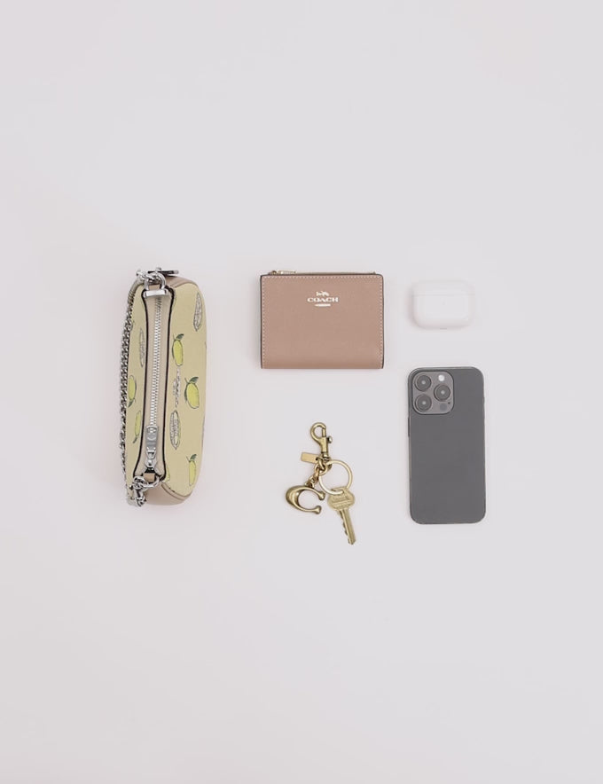 Kartoonコリンシアン　ワールド　ボバン　エウゼビオ　ネドベド　ハジ Coach Teri Mini Crossbody Bag With Lemon Print - Sv/Garden Glade