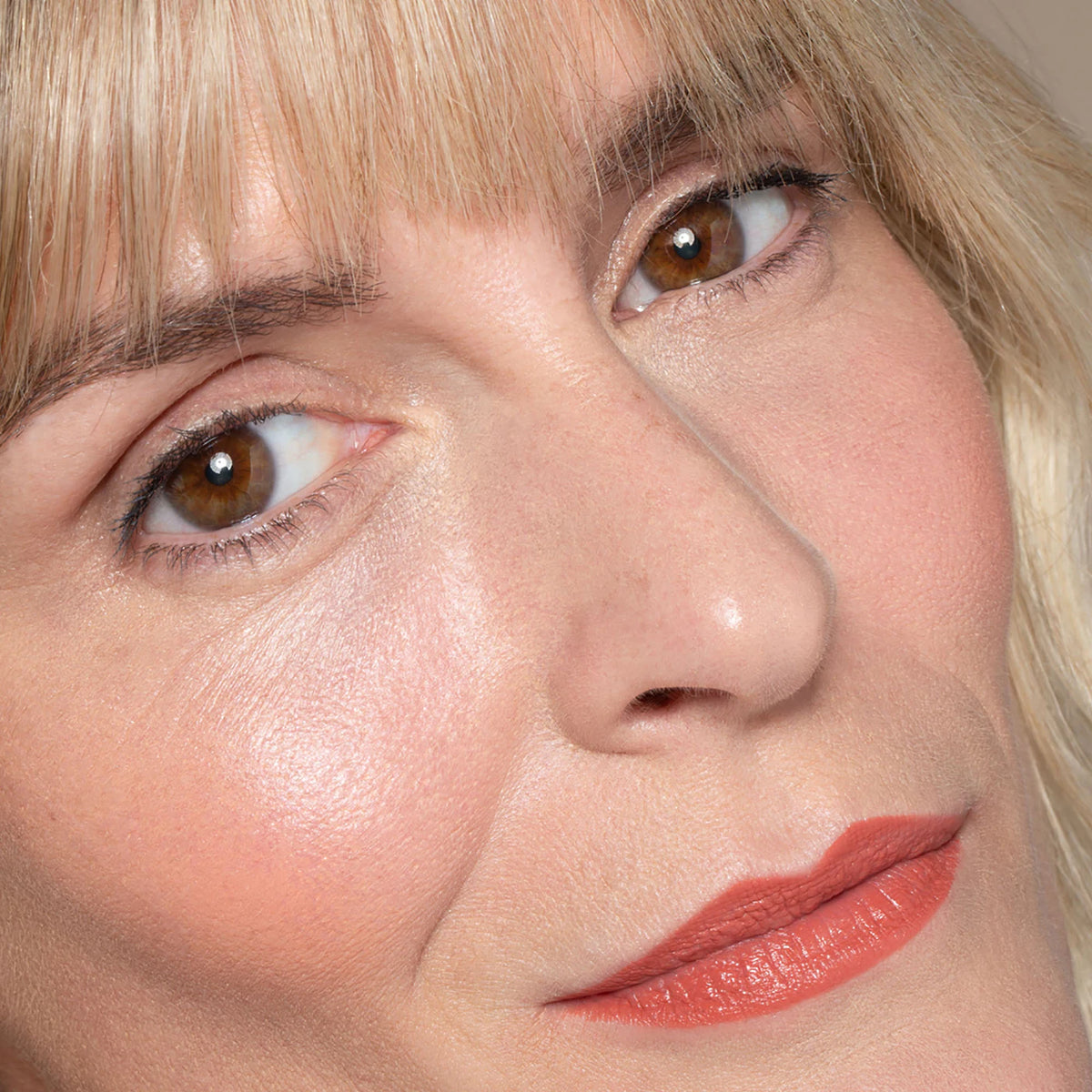 ILIA  Color Block High Impact Lipstick Cinnabar - brick