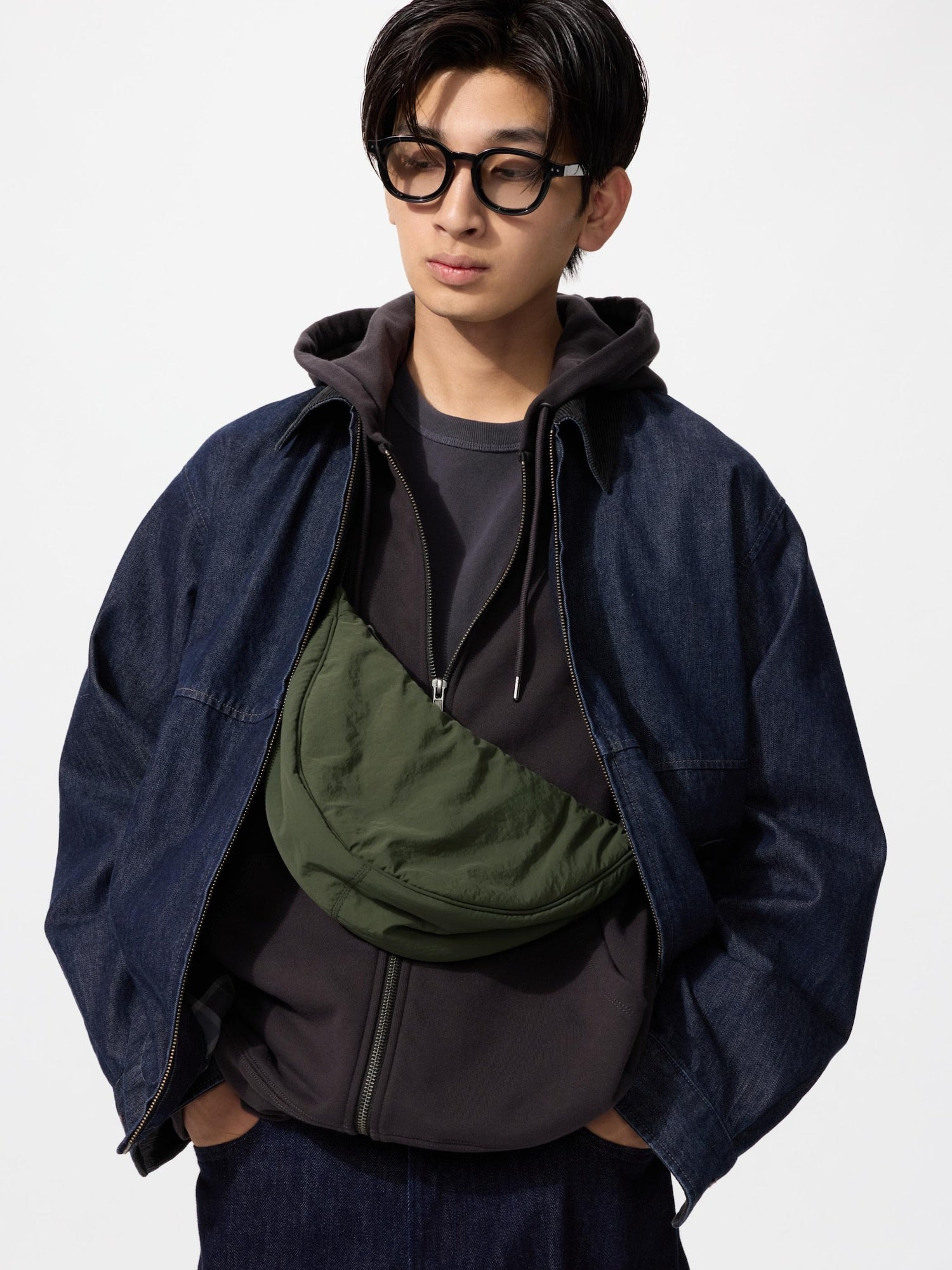 UNIQLO Unisex Round Mini Shoulder Bag-DARK GREEN